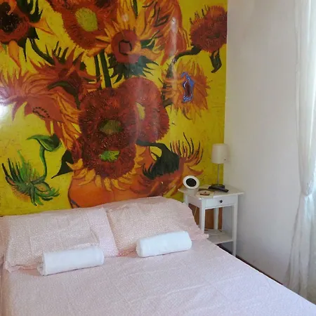 Vincent Van Vogh Apartment